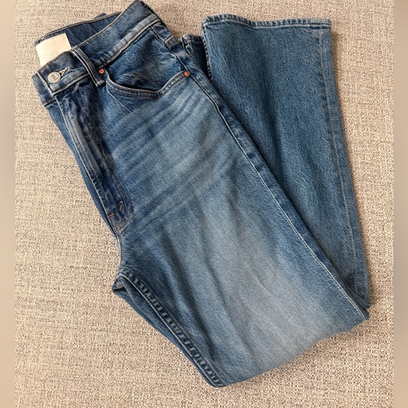 The Scooter Ankle Jeans in I'm A Winner
MOTHER - Picture 4 of 6